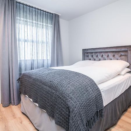 H96 Luxury Suite Keflavik Bagian luar foto