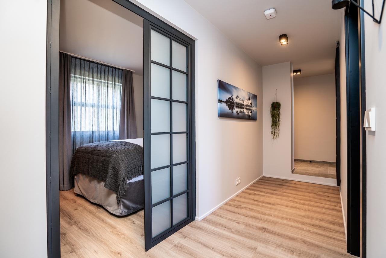 H96 Luxury Suite Keflavik Bagian luar foto