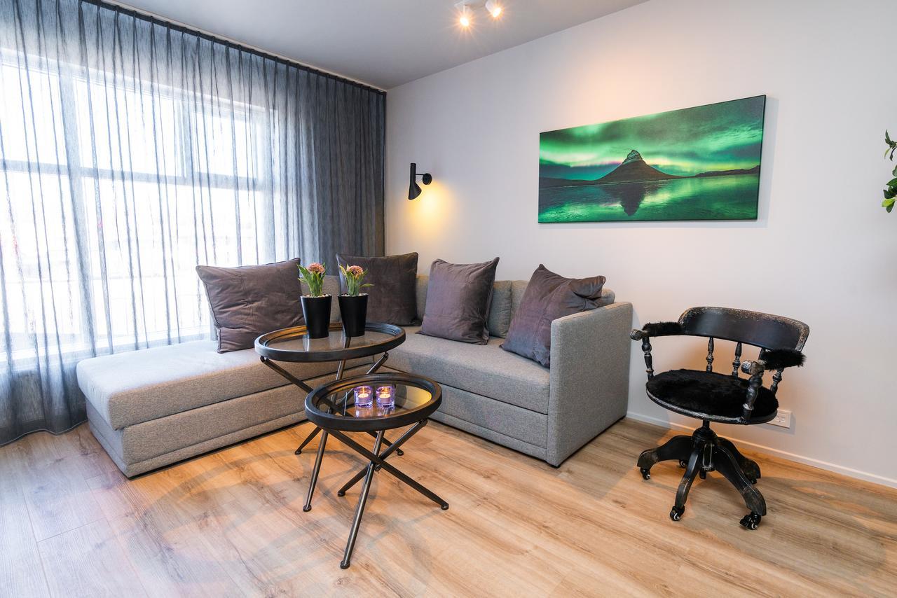 H96 Luxury Suite Keflavik Bagian luar foto