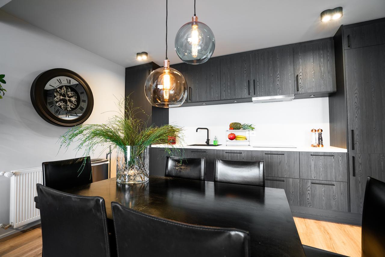 H96 Luxury Suite Keflavik Bagian luar foto