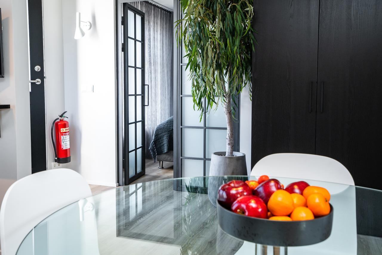 H96 Luxury Suite Keflavik Bagian luar foto