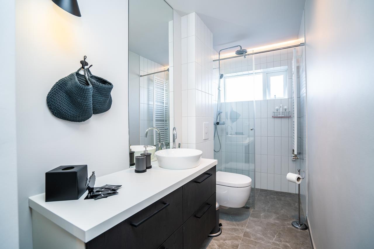 H96 Luxury Suite Keflavik Bagian luar foto