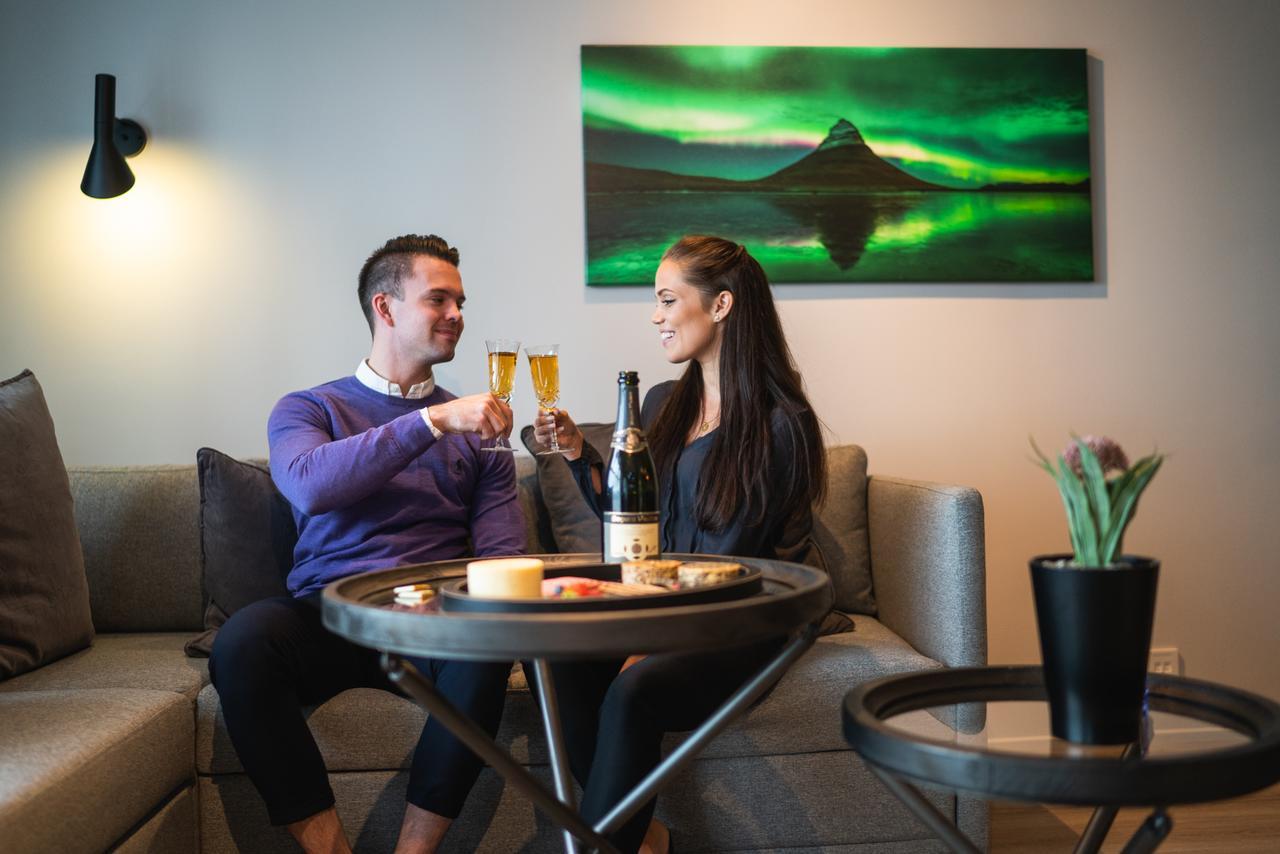 H96 Luxury Suite Keflavik Bagian luar foto
